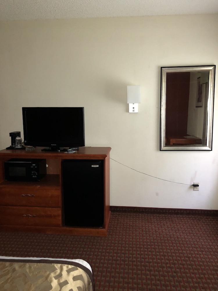 Millennium Inn Ellisville 外观 照片