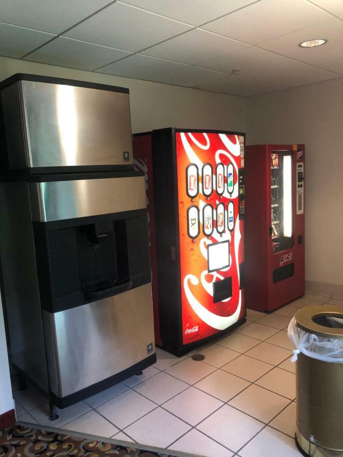 Millennium Inn Ellisville 外观 照片